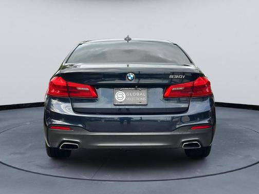2019 BMW 530 530i