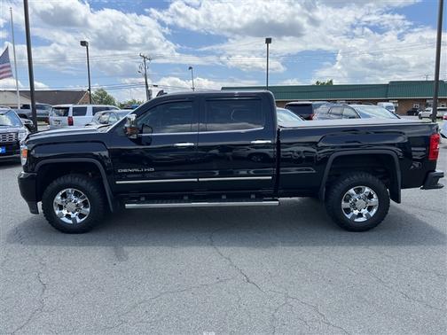 Photo 4 of 32 of 2016 GMC Sierra 3500 Denali