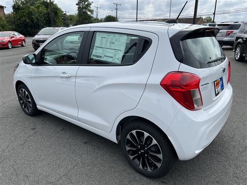 Photo 5 of 32 of 2022 Chevrolet Spark 1LT