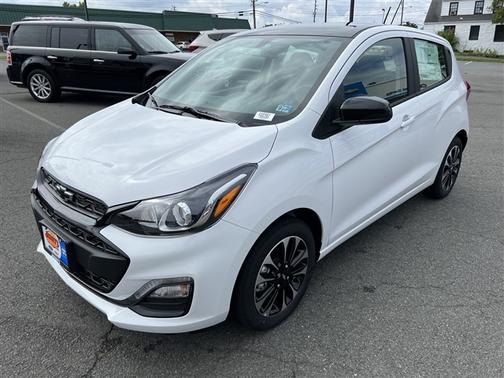 Photo 3 of 32 of 2022 Chevrolet Spark 1LT