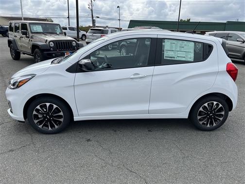 Photo 4 of 32 of 2022 Chevrolet Spark 1LT