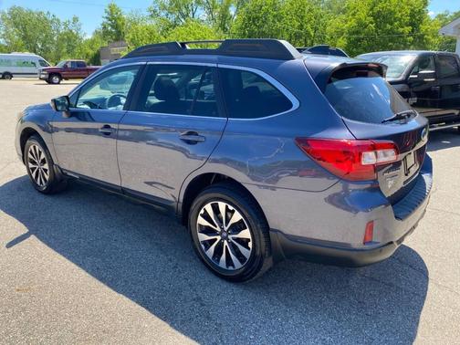 Carbide Gray Metallic 2017 Subaru Outback 3.6R Limited