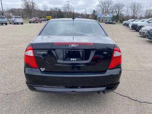 Black 2012 Ford Fusion SE