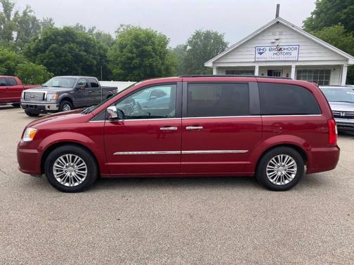 2015 Chrysler Town & Country Touring-L