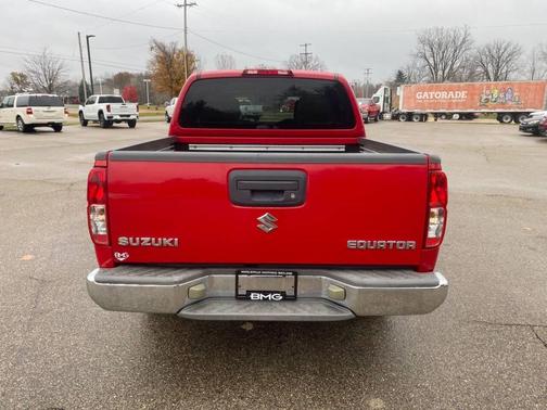 2011 Suzuki Equator Sport