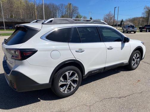 Crystal White Pearl 2021 Subaru Outback Touring
