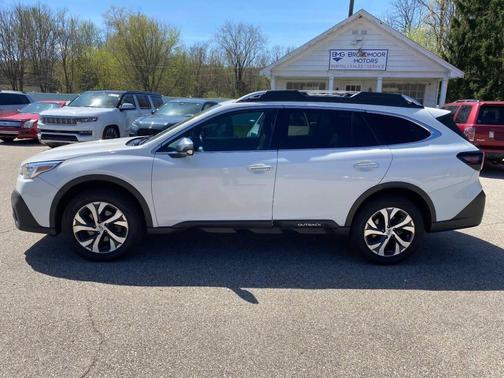Crystal White Pearl 2021 Subaru Outback Touring