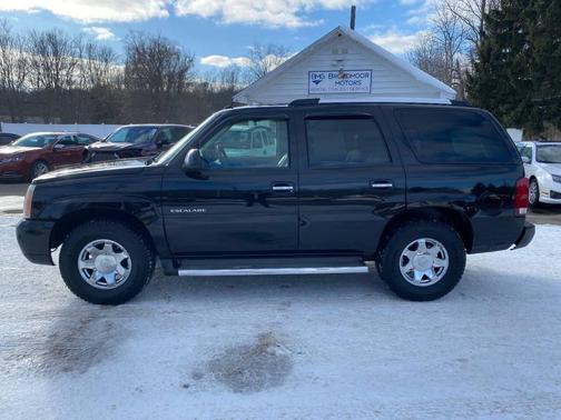 2005 Cadillac Escalade Base