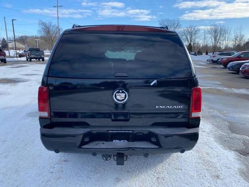 2005 Cadillac Escalade Base