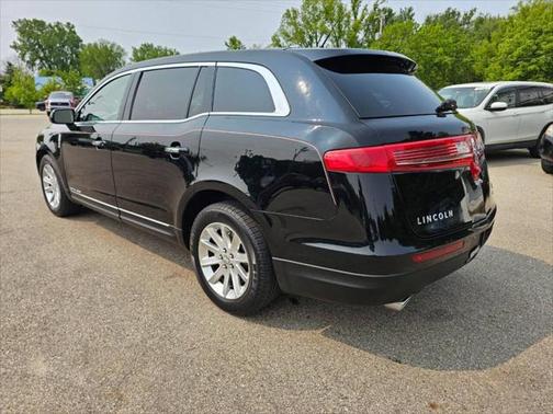 2016 Lincoln MKT Livery
