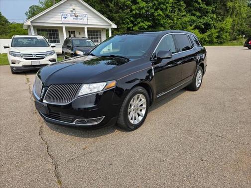 2016 Lincoln MKT Livery