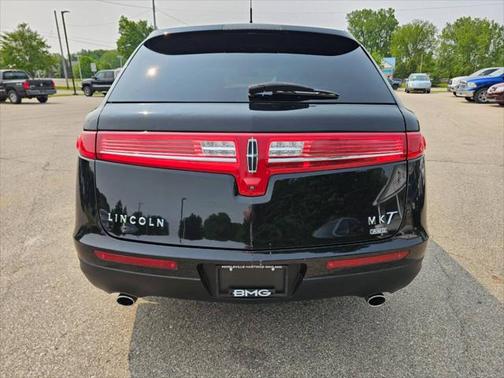 2016 Lincoln MKT Livery
