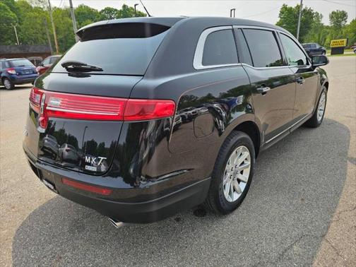 2016 Lincoln MKT Livery