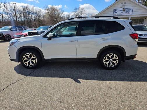 Crystal White Pearl 2020 Subaru Forester Premium