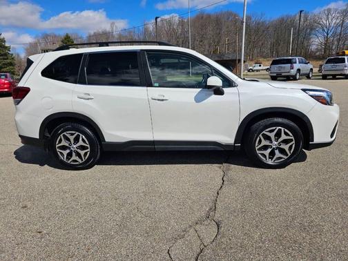Crystal White Pearl 2020 Subaru Forester Premium