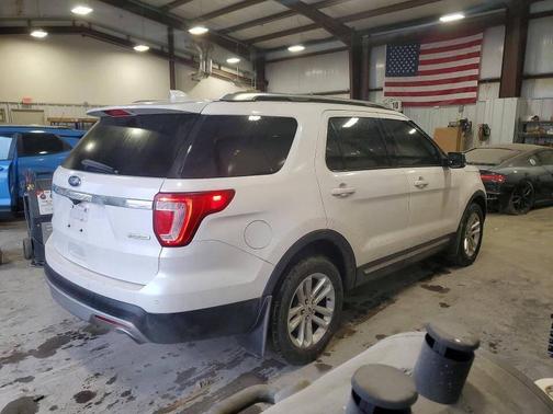 Magnetic Metallic 2017 Ford Explorer XLT