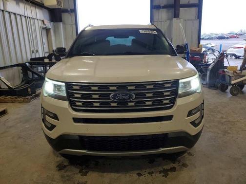 Magnetic Metallic 2017 Ford Explorer XLT