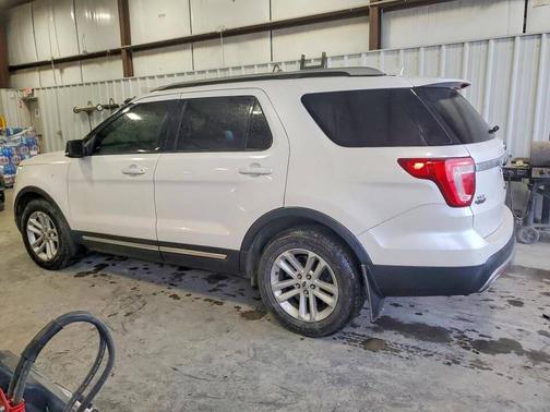 Magnetic Metallic 2017 Ford Explorer XLT