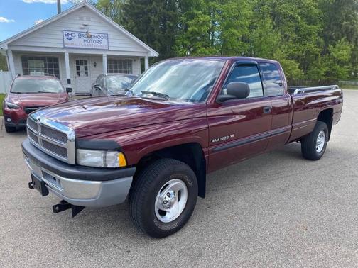 Burgundy 2001 Dodge Ram 1500 SLT