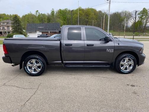 Granite Crystal Metallic Clearcoat 2019 RAM 1500 Express