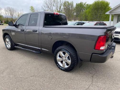 Granite Crystal Metallic Clearcoat 2019 RAM 1500 Express