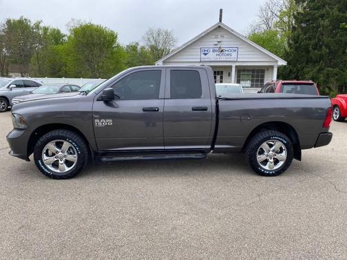 Granite Crystal Metallic Clearcoat 2019 RAM 1500 Express