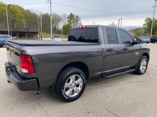 Granite Crystal Metallic Clearcoat 2019 RAM 1500 Express