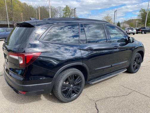 Crystal Black Pearl 2021 Honda Pilot AWD Black Edition