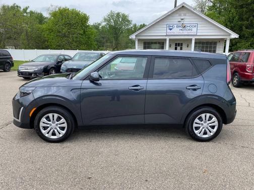 Gravity Gray 2025 Kia Soul LX