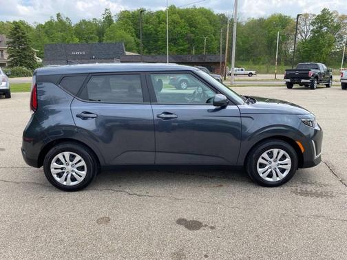 Gravity Gray 2025 Kia Soul LX
