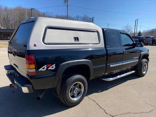 2004 GMC Sierra 2500 SLE H/D Extended Cab