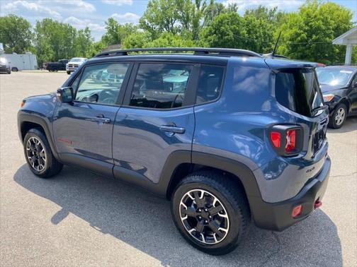 2023 Jeep Renegade Trailhawk