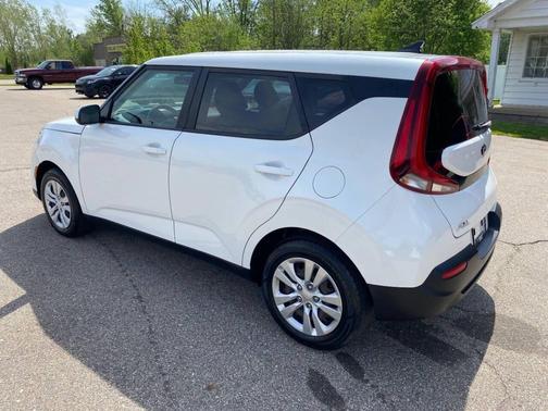 Snow White Pearl 2020 Kia Soul LX