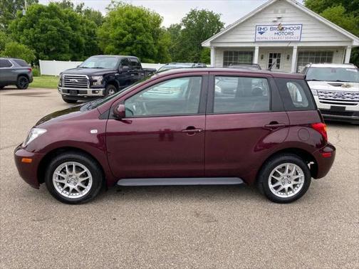 2005 Scion xA Base 4dr Hatchback