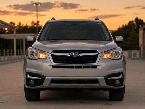 Ice Silver Metallic 2017 Subaru Forester 2.5i Premium