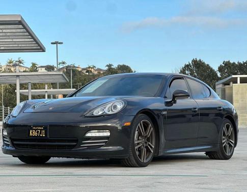 2013 Porsche Panamera 4