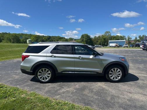 Iconic Silver Metallic 2020 Ford Explorer Limited