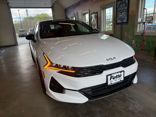 Glacial White Pearl 2024 Kia K5 GT-Line