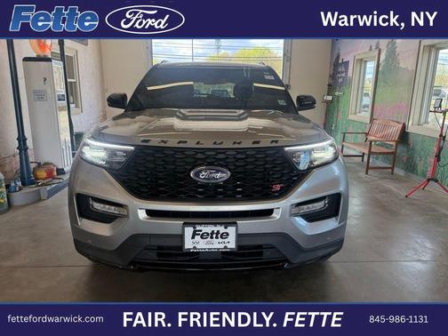 Iconic Silver Metallic 2023 Ford Explorer ST