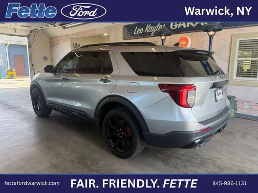 Iconic Silver Metallic 2023 Ford Explorer ST