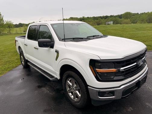 Oxford White 2025 Ford F-150 XLT