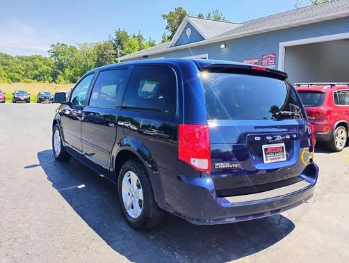 Blue Streak Pearlcoat 2013 Dodge Grand Caravan SE