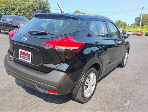 Super Black 2019 Nissan Kicks S