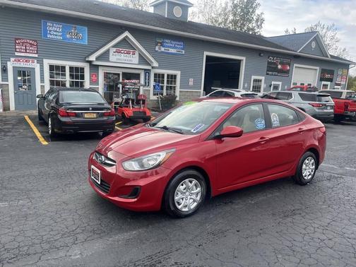 2013 Hyundai Accent SE