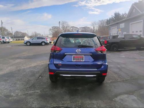 2018 Nissan Rogue S