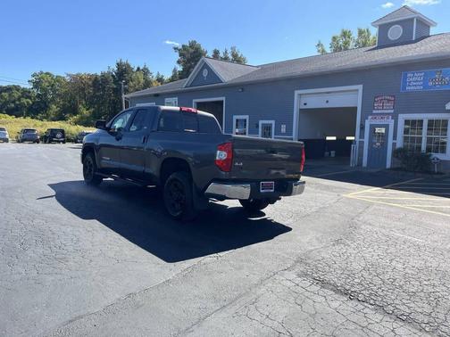 2015 Toyota Tundra SR5