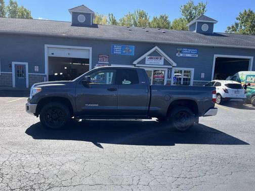 2015 Toyota Tundra SR5