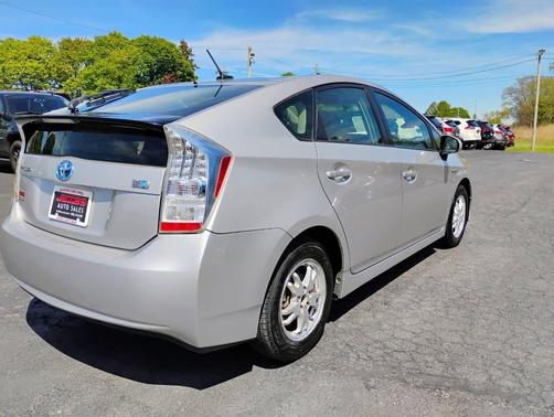 Classic Silver Metallic 2010 Toyota Prius II