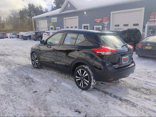 2020 Nissan Kicks SV