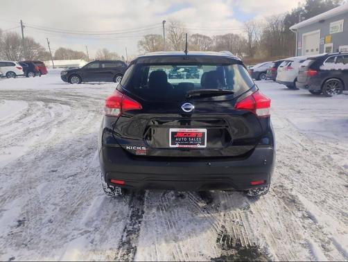 2020 Nissan Kicks SV